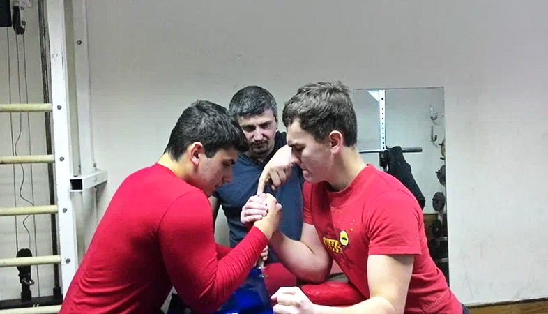 Секция «Армрестлинг»